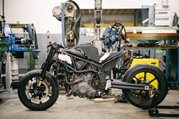 A Workhorse Speed Shop está de volta com duas preparações da Indian FTR