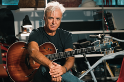 João Gil revela novo single “O Exacto Oposto”