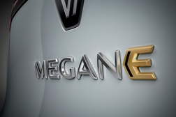 Renault revela preços Renault Megane 100% elétrico - Disponível a partir de 35 mil euros, as encomendas começam a partir de fevereiro