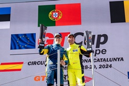 RACAR Motorsport Brilha com Duas Vitórias na GT Cup Europe em Barcelona - Leandro Martins e Dieter Svepes reforçam a liderança no campeonato