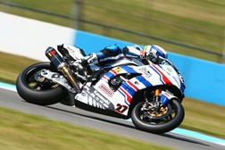 Jake Dixon venceu por duas vezes em Knockhill