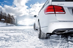 Goodyear lança o novo UltraGrip Performance, o apoio definitivo para os condutores durante o inverno