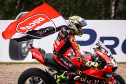 SBK, 2022, Most - Bautista bate Redding e Razgatlioğlu  - É o 1000º pódio da Ducati nas SBK