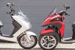 Com e sem paralelo - Yamaha Tricity versus Yamaha Majesty 125 S