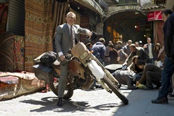 Moto Honda usada por James Bond no filme Skyfall será leiloada no eBay