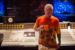 J Balvin anuncia álbum de estreia "Energia"