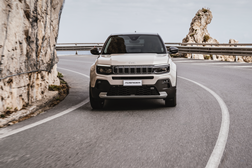 Novo Jeep® Avenger MY24 já disponível em Portugal - Três níveis de equipamento simplificados, com uma otimização de conteúdos e preços