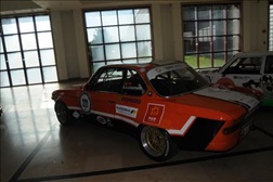 “DOMINGOS SOUSA COUTINHO expõe seu BMW 2800 CS no MAR SHOPPING”