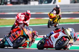 Moto2, 2022, Tailândia, antevisão – Ogura e Fernández colados - Dois pontos dividem o duelo pela coroa 