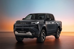 Toyota apresenta nova geração Hilux e também uma versão elétrica a bateria - Primeira aplicação do Toyota Multi-Terrain System num veículo 100% elétrico