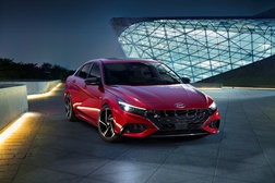 Hyundai lança o novo Elantra N Line - Duas novas versões incluindo um híbrido