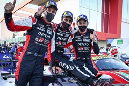 Toyota Gazoo Racing consegue a "dobradinha" nas 8 horas de Portimão - Equipa celebrou 100 provas no campeonato mundial