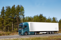 Volvo Trucks inicia produção em série de camiões pesados elétricos - Versões dos Volvo FH, Volvo FM e Volvo FMX