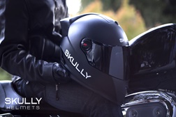 Capacete inteligente Skully AR-1 permite ângulo de visão de 180º