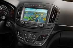 Novo Opel Insignia estreia sistema de infoentretenimento inovador
