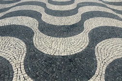 Calçada Portuguesa candidata a património cultural imaterial da humanidade - Calceteiros promovem a imortalização da profissão