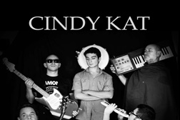 Cindy Kat ao vivo no Teatro do Bairro