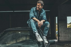 David Carreira encontra-se com os fãs na FNAC NorteShopping