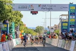 Sam Bennett triunfa em Portimão - 47.ª Volta ao Algarve
