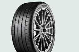 Bridgestone lança o Potenza Sport Evo com tecnologia Enliten - 1ª fase de lançamento em Janeiro de 2026