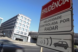 Espanha tem estado a testar um limite de velocidade que pode chegar aos 150 km/h