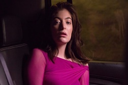 Lorde regressa com novo single “Green Light” 
