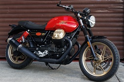 Moto Guzzi V7 Stone 75º Oro Olimpico