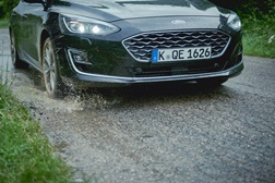 Ford Focus com novo sistema de Deteção de Buracos 