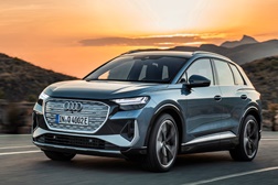 Primeiras unidades do Audi Q4 e-tron já esgotaram em Portugal - Quatro versões, três níveis de potência e duas capacidades de baterias