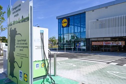 Lidl com mais de 130 lojas com postos de carregamento elétrico - Registou um aumento de 134% de utilização em 2022