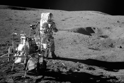 50 anos depois de pisar a lua, Goodyear regressa ao espaço  - O objetivo é melhorar a performance dos seus pneus