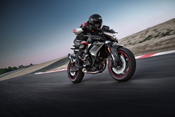 CFMoto 800 NK Advance chega ao mercado nacional