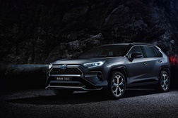 Toyota revela o novo RAV4 Hybrid plug-in - Uma versão topo de gama