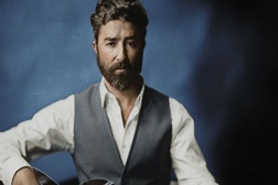 Tiago Bettencourt em concerto no Coliseu de Lisboa