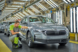 Škoda Auto produziu mais de 925.000 veículos a nível global em 2024 - O fabricante automóvel checo aumentou a sua produção em 4,2% face a 2023