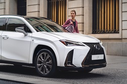 Lexus apresenta novo UX 250H SPORT - Marca renova o seu SUV compacto eletrificado