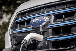 Ford Pro lança solução de carregamento ponta a ponta  - Para ajudar os clientes a aumentar a produtividade das frotas eletrificadas