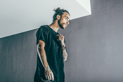 Diogo Piçarra apresenta novo disco "do=s" num vídeo medley