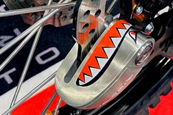 Vector reforça oferta de segurança para motos com nova gama de cadeados JawX