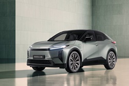Revelação mundial do novo elétrico a bateria Toyota C-HR+ - Lançamento previsto em alguns mercados europeus ainda em 2025