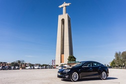 A Live Electric Tours lança tours privados em Tesla - Capacidade máxima de até 6 pessoas