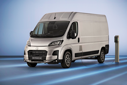 Nova PROACE MAX completa gama Toyota Professional - Tecnologia de bateria de 2ª geração oferece autonomia alargada à PROACE