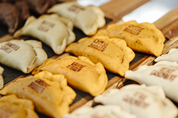 Famosas empanadas Argentinas acabam de chegar a Portugal - Las Muns está no Mercado do Bom Sucesso, no Porto