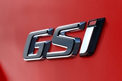 Opel revela novo Insignia GSI no Salão de Bruxelas  - Novos motores