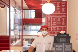 Santini regressa ao coração do Chiado com nova morada e com produção de cones ao vivo na loja