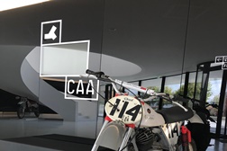 Pilotos do MXGP Portugal 2018 dão autógrafos no Centro de Artes de Águeda