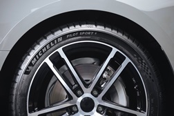 Novo Michelin Pilot Sport 5 - Nova geração de pneus desportivos para automóveis desportivos e berlinas de altas prestações