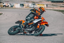 KTM “salva” pela indiana Bajaj