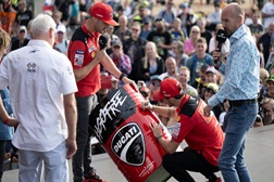 MotoGP, 2022, Silverstone - Dia dos Campeões um sucesso -  Estrondo em Silverstone