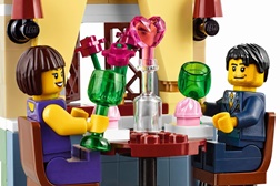 LEGO e "JA em Casa" do Chef José Avillez unem-se para construir o jantar de S. Valentim mais romântico